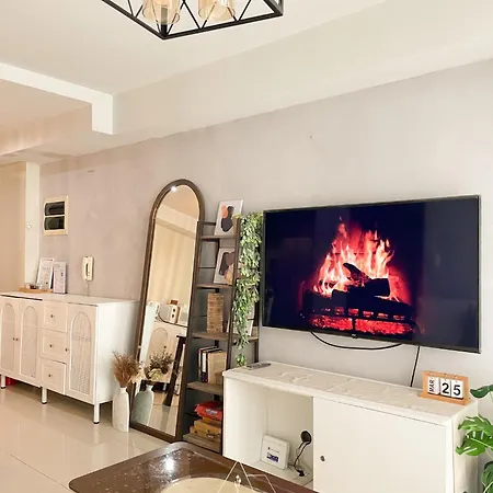 1-Bedroom Unit Manhattan Heights Araneta Cuabo With Balcony