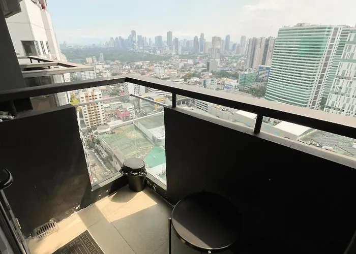 Aparthotel 1-bedroom Unit Manhattan Heights Araneta Cuabo With Balcony 4*