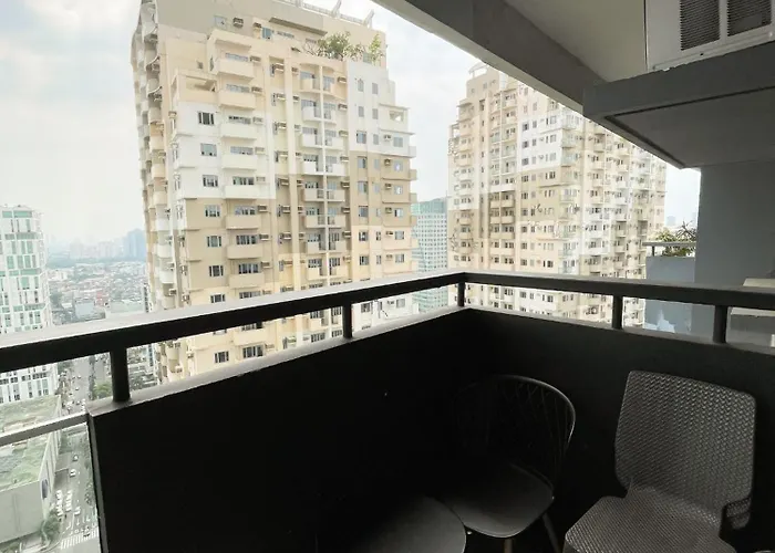 1-bedroom Unit Manhattan Heights Araneta Cuabo With Balcony Manila